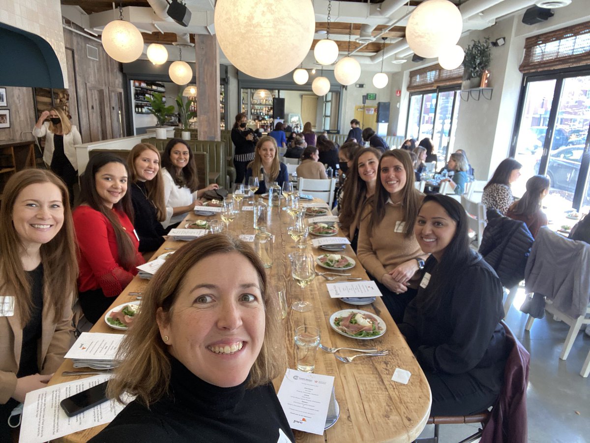 cmdowd's tweet photo. Amazing @bosbizwomen event today with Chef Karen Akunowicz! So fun to lunch with a great group of #bosbizwomen #barvolpe https://t.co/szlS5KzZTM