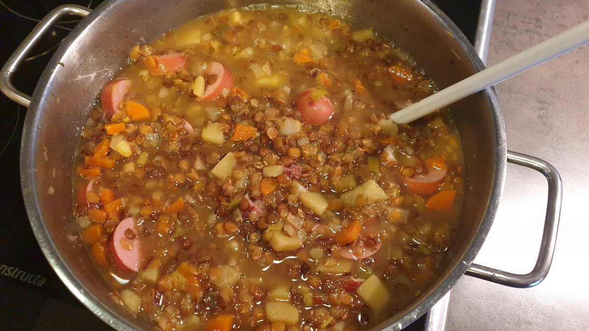 ZitrusZuechter's tweet photo. So, jetzt gibt es die nächsten Tage #Linsensuppe 🙈
In Erinnerung an meine Mutter.
Sie fehlt mir so sehr. https://t.co/QXWxrI9ab0