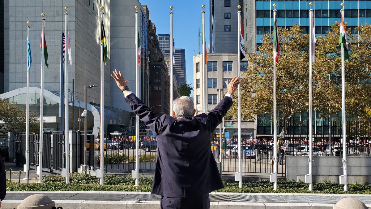 HomoExNovo's tweet photo. Una propuesta para la revista #TIME con el título #SavingWorld https://t.co/4ATnZA4jl1