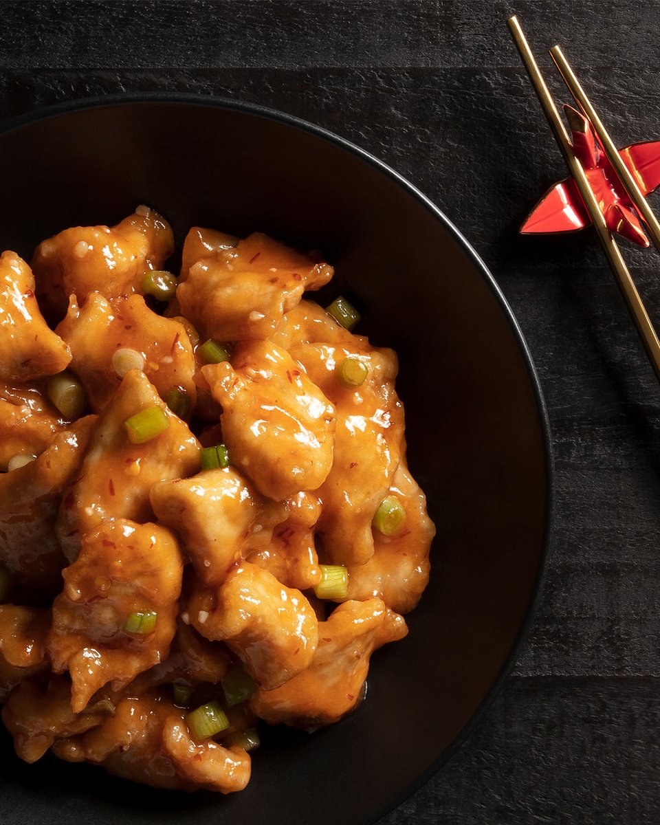PFChangsCol's tweet image. Hoy es el día para probar nuestro especial Chang&apos;s Spicy Chicken🥢: láminas de pollo rebozadas en una salsa que combina especias y tonos agridulces ¿Ya lo conoces? Ven y pídelo en P.F. Chang&apos;s✨🥂.​

#Chicken #AsianFood #PFChangs #Spicy