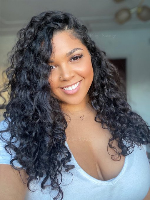 my hair is having a really good day💁🏽&zwj;♀️ https://t.co/7AU1fMVudU