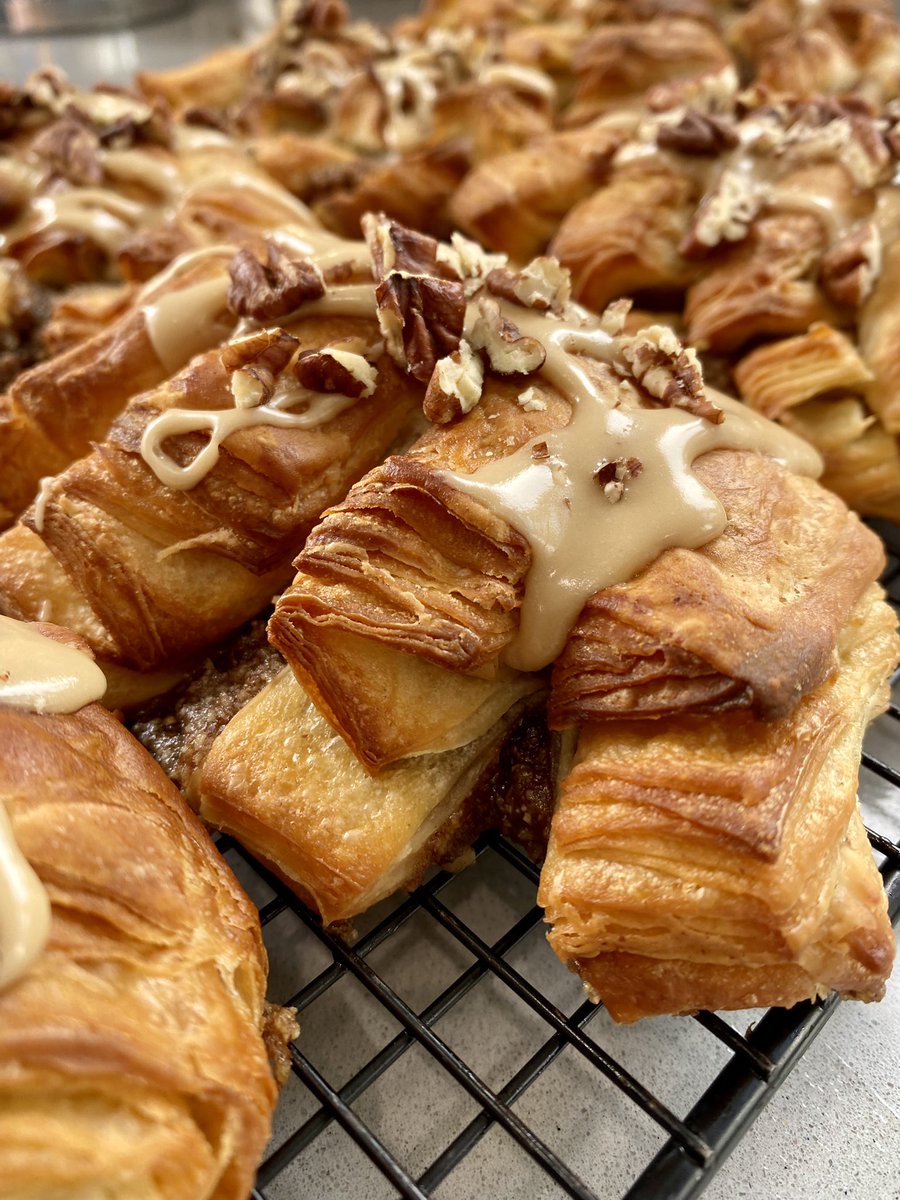 Cluckmuckcook's tweet photo. Love a bit of lamination with #vegan “butter” block. Pecan maple bear claws.
#croissant #danishpastry #gbbo #FreeFromWeek https://t.co/4olX1YQG5z