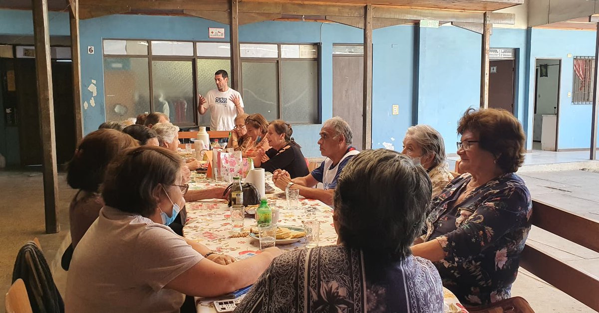 Crosasmaule's tweet photo. Muy contento por tanto cariño recibido, gracias a las y los vecinos de la provincia de #Curico 
Este 21 de noviembre los invito a votar por #CarlosRosas AD-152 tu mejor opción para el Consejo Regional
#ATodasPorElMaule https://t.co/uMEgiiCEfL