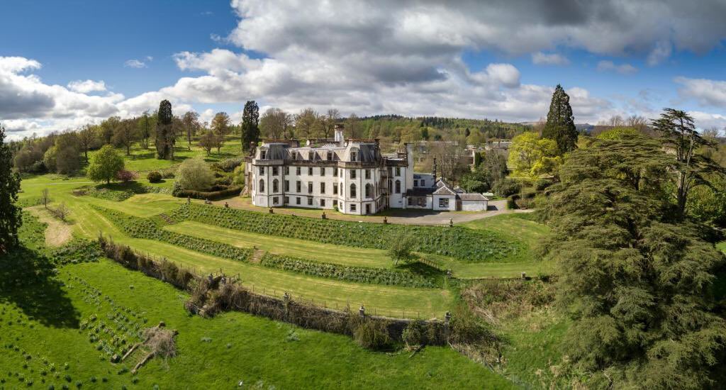 FigmentLaura's tweet photo. I’m thoroughly looking forward to working with aspiring novelists at @GartmoreHouse this coming January! River deep, mountain high Stirlingshire. What a gorgeous place to write. 

For details and to book, see: 

 https://t.co/oI567mV9wG

#Stirling #writing #writingretreat https://t.co/Rd9USyTIUa