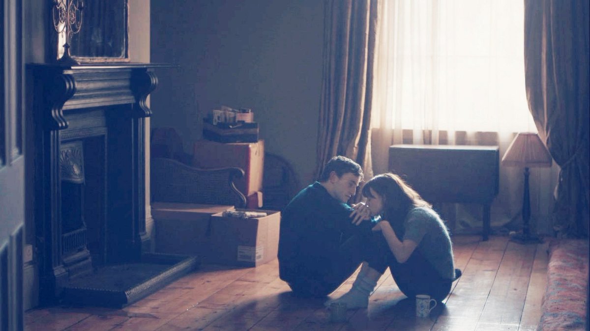 PKongroo's tweet photo. @normalpeople @penguinrandom #NormalPeopleScriptSweepstakes
@normalpeople
My favorite moment .... Maybe the last goodbye, before Connell leaves for NY https://t.co/iB9UJavRMQ