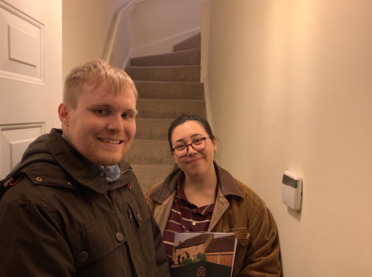 LetItBeProperty's tweet photo. More happy #tenants #moving in this evening, good luck guys on your new apartment together 🏠 

We carry out evening appointments if your working in the day and it’s difficult to attend within working hours - Give is a call📱01543 547 548 📧 office@letitbeproperties.com https://t.co/TpJIju1H3o