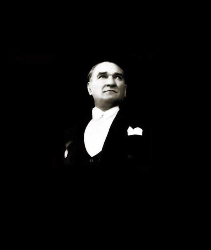 EsraAzizeMEK1's tweet photo. Özlemle...#10Kasim #FikirlerÖlmez https://t.co/3ZWOR1eozC