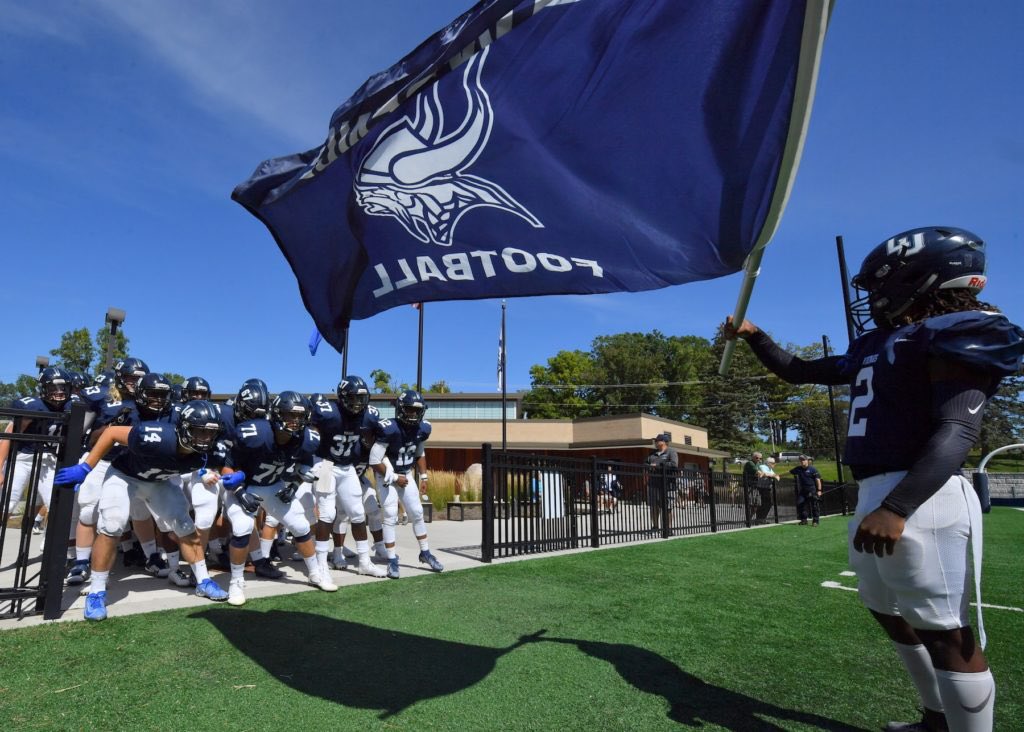 joedriemer's tweet photo. After a great talk with @Coach_Sosinsky1 I am proud to announce my first offer to Lawrence University! @Josh_Montzingo @ParkCityFtbl @LUVikingsFB https://t.co/USFRnvsjx6