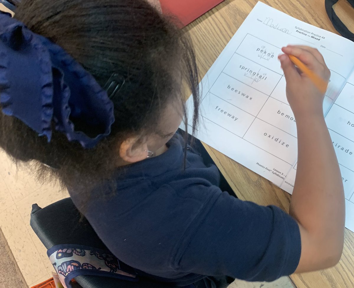 jaimewalton7's tweet photo. These superstar syllabicators are rockin it today 🌟 🌟🌟 Great job @IdaSorrells @WilmerWildcats https://t.co/UIiU49odfC