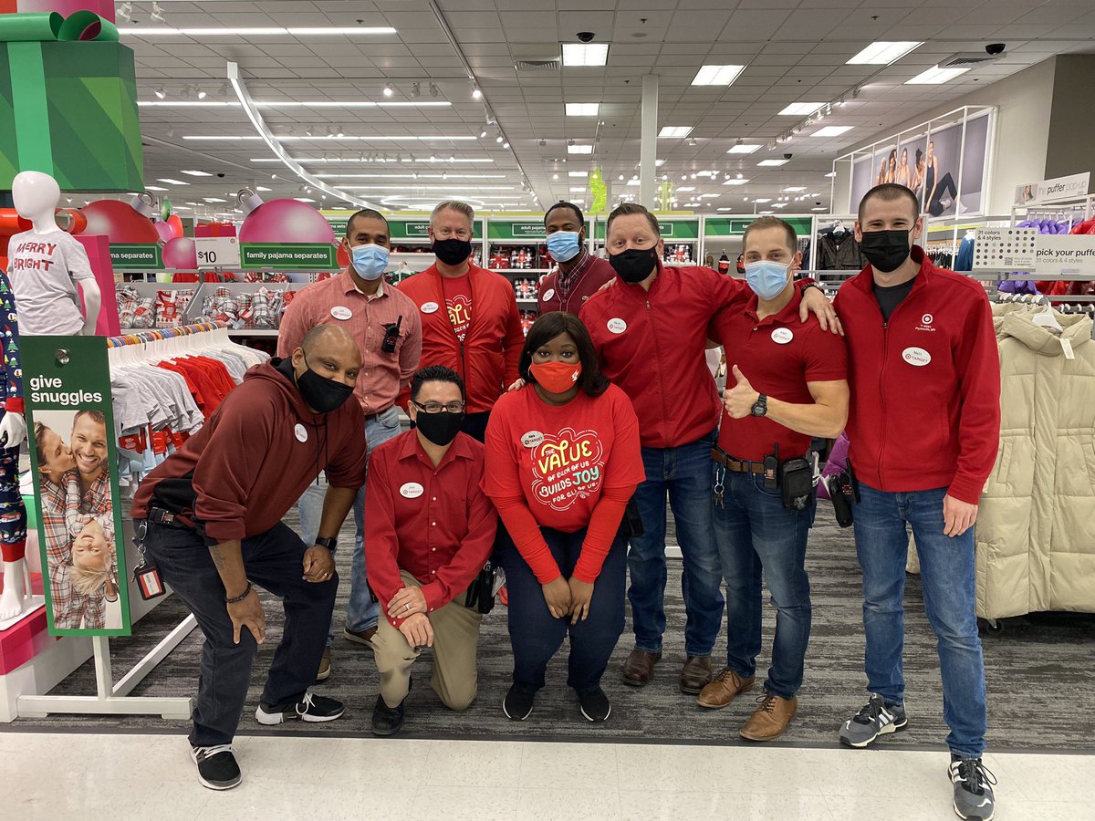 Mark Schindele (@mschindele) on Twitter photo D131 team is ready for Q4! D131 team is ready for Q4!