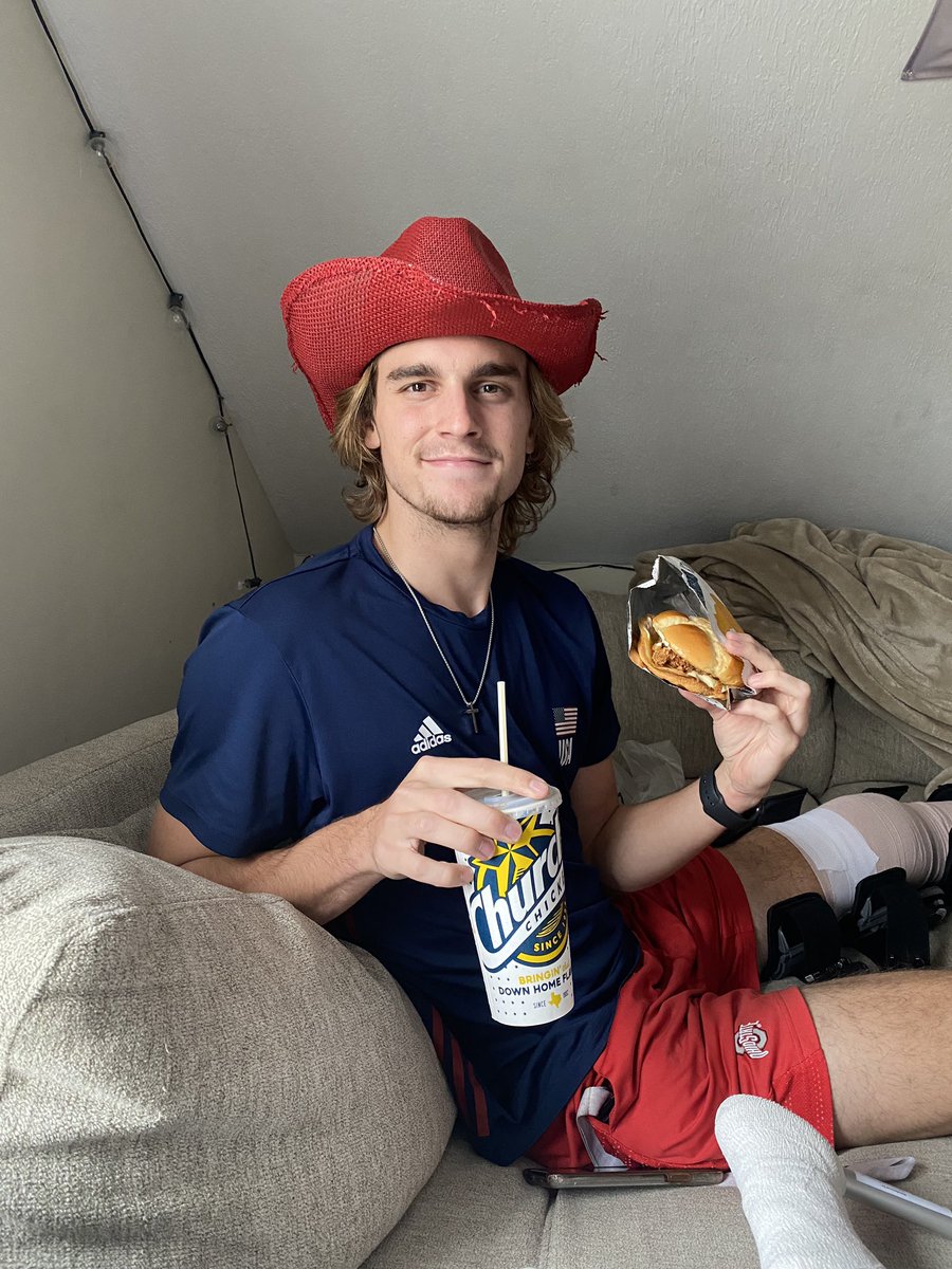 mwright_24's tweet photo. #NationalFriedChickenSandwichDay Proud to be apart of the @ChurchsChicken team. https://t.co/YnZMwW77d0
