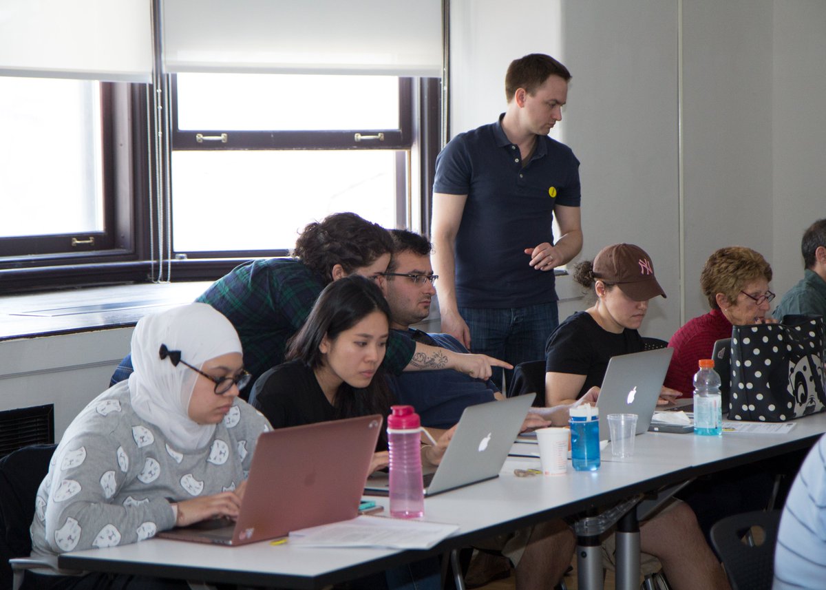 CCNYBIC's tweet photo. Our first round of Fall 2022 admissions is nearly here >> Apply by December 1st, hear back by February 1st! Don't wait, start your application today >> https://t.co/PhEy1PI6bM #MasterUP https://t.co/AtXwxzO91b