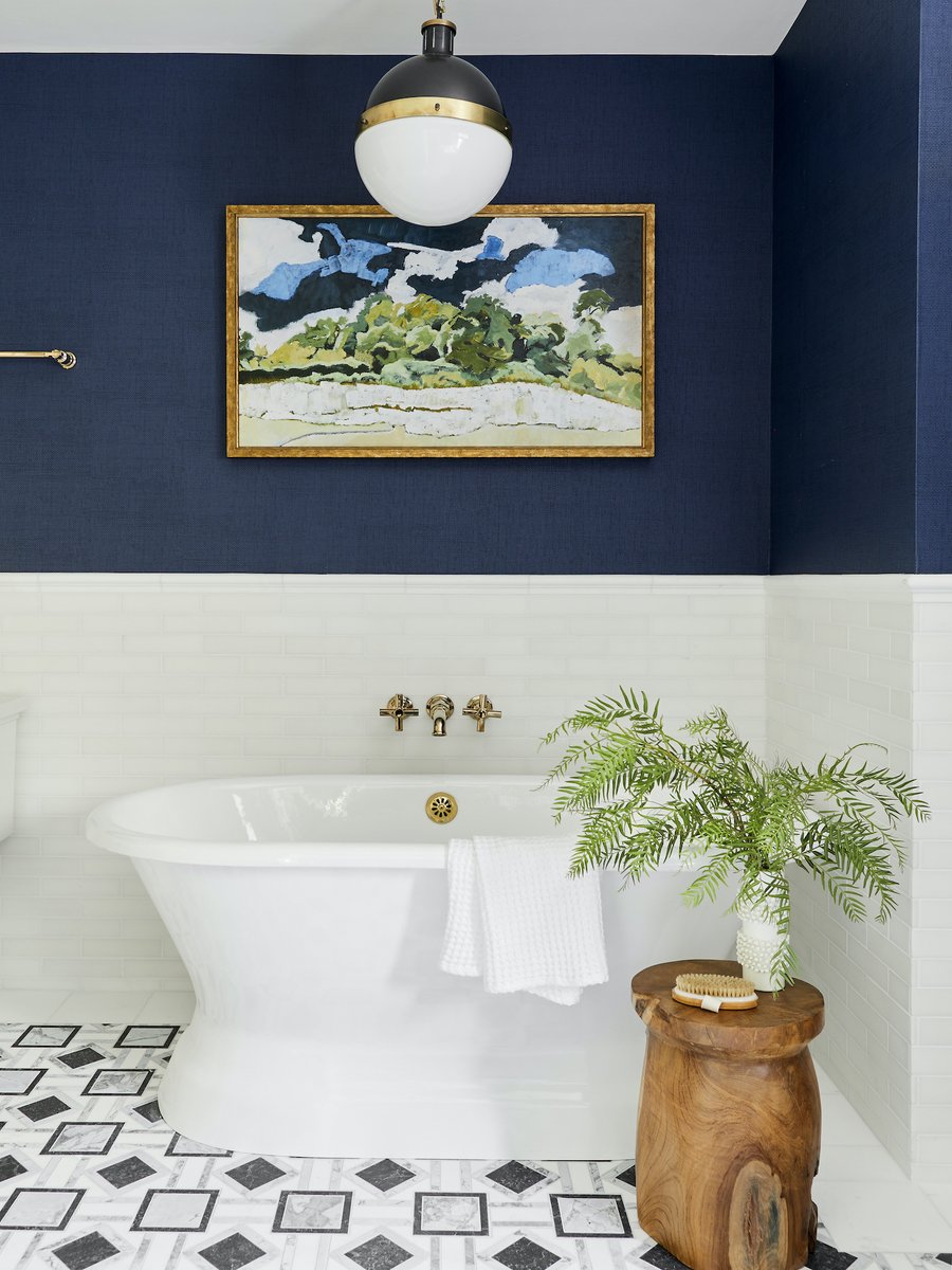 brizo's tweet photo. .@bobbyberk features the Invari Bath Collection alongside more traditional, Indian elements inspired by 
@BecauseImFreida’s childhood homes, creating a space that is neither beholden to the past nor forgetful of its heritage. https://t.co/xLROBjKBFv 
Photography: Sara Tramp https://t.co/5eGGZEflOX