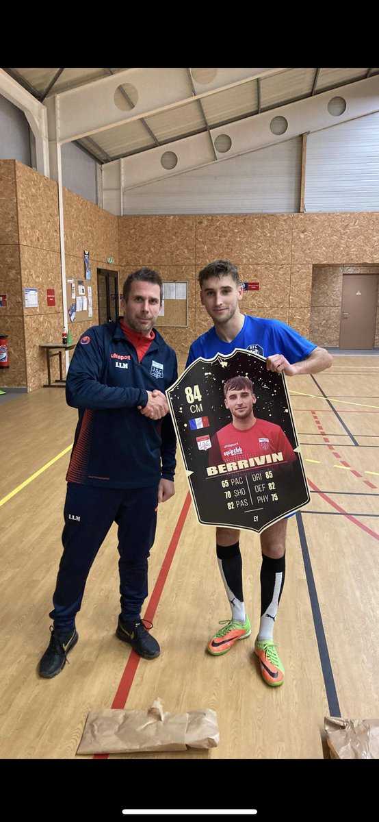 JSCavanOFF's tweet photo. ‼️Équipe du Week-end‼️
Elle est arrivé à l’entraînement du soir, la superbe carte boost de notre crack @Berrivinho 🙏🏼⚽️
On en redemande….
#ToBeContinue
#JSQatar https://t.co/oM1FL4WQlB