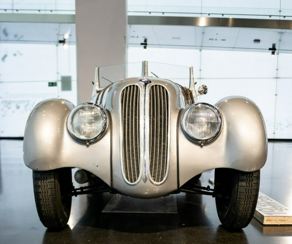 VistaMotors's tweet photo. The iconic BMW 328 Roadster is an open-top two-seater that embodies pure elegance and high spirits under the bonnet. It has acquired a cult status and it’s easy to see why. #BMWMuseum #BMWhistory #BMWclassic 
.
🚙 Vista Motors BMW Coconut Creek
☎️ (954) 516-2717 https://t.co/Po22n6of9r