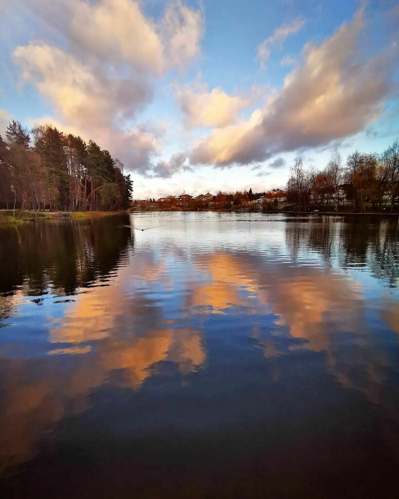 November #Moscow #region #riverside #reflection #sunset #sundown #cloudscape #picoftheday