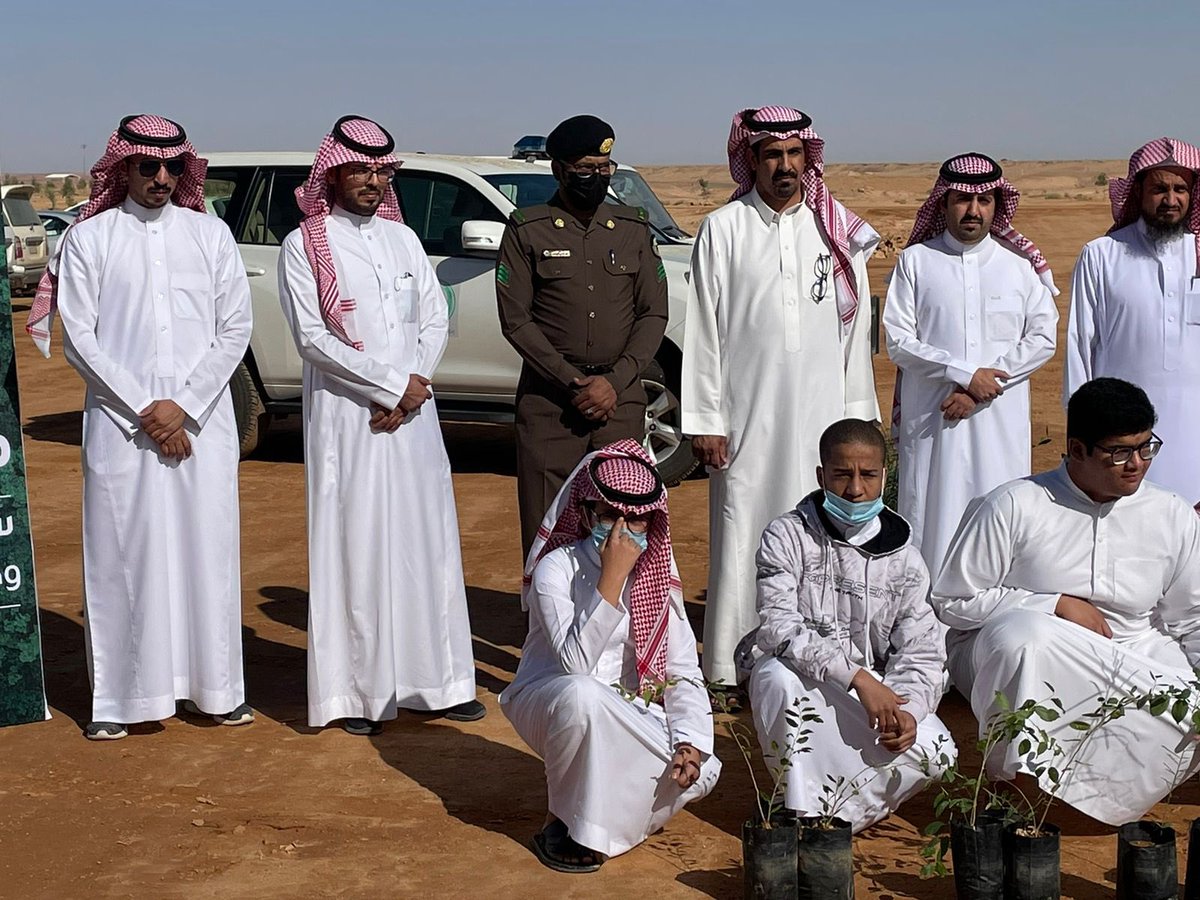 #قصيباء_المجلس_البلدي 
في يوم الأحد الموافق ١٤٤٣/٠٤/٠٢هـ الساعة التاسعه صباحاً شارك الأعضاء في حمله " لنجعلها خضراء " اللتي تنظمها #بلدية_قصيباء 
وشارك #مركز_قصيباء  و #شرطة_قصيباء و
 #تعليم_قصيباء  وذلك في إطار التغطية النباتية و مكافحة التصحر
