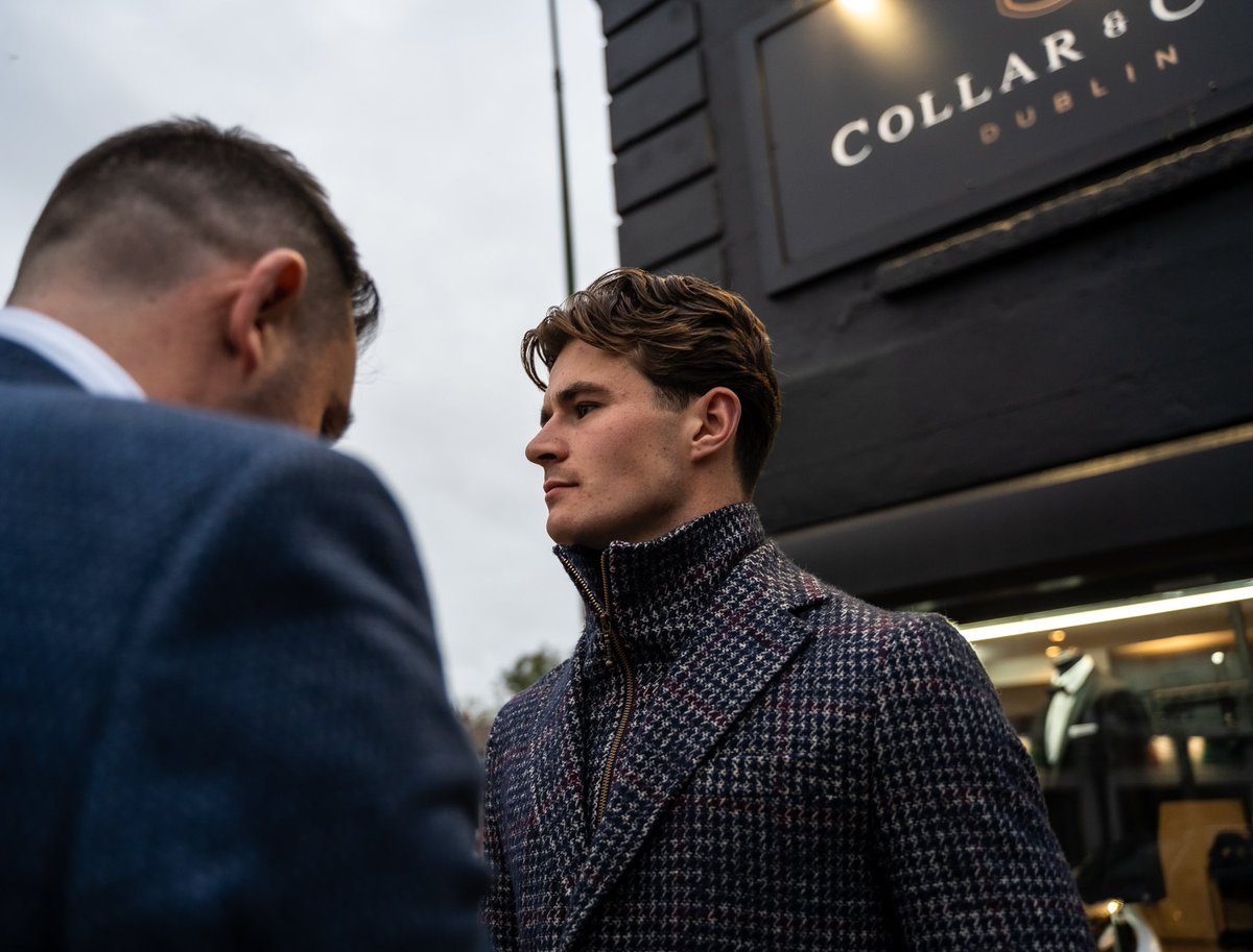 CollarAndCuff_'s tweet photo. The ultimate “Christmas pints” coat has arrived. Zip up and attack the festive season in this classy @torreuomo coat.
#WinterCoat #Menswear #ChristmasPints #IfItsNotCollarAndCuffItsNotGoodEnough https://t.co/2abUYybR45
