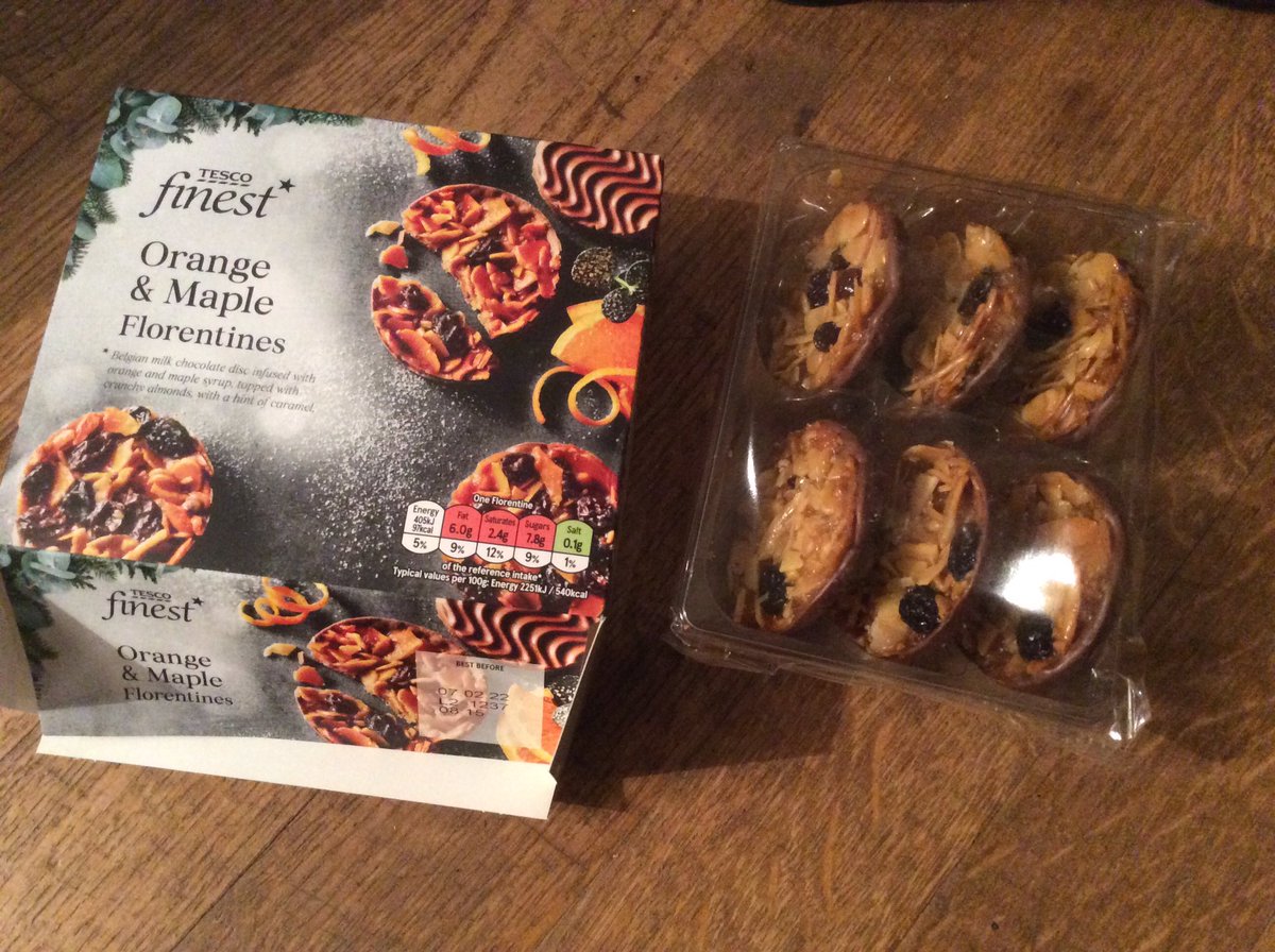 JaneKeats's tweet photo. Tasted great, but so they should at nearly 42p a biscuit! How can this amount of packaging be justified for six tiny biscuits?!
#Tesco #Tescofinest #overpackaged https://t.co/JZT9OHBn3Y