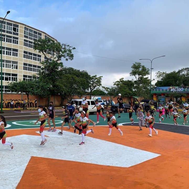 con_tiza's tweet photo. #Video 
#Acondicionado para el ejercicio físico individual o en familia. 
Nueva cara del #ParqueMetropolitano

https://t.co/dxtSV7K7x2
@FreddyBernal 
@Silfredo_SC 
@charlychaves 
@RNV_Tachira 
@avnve 
@UNoticias https://t.co/x43gyIABQF
