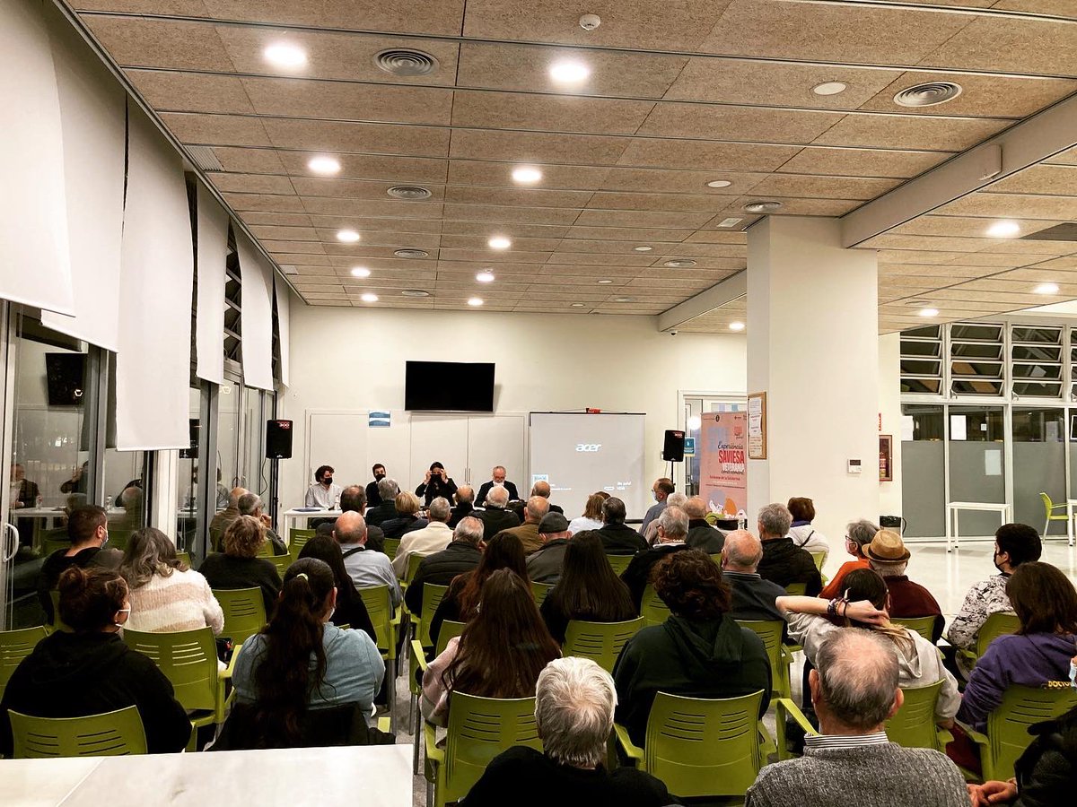 jsolores's tweet photo. #setmanadelasolidaritatdelhospitalet Avui la conferencia “una proposta cívica:la longevidad”genial. Molta gent,gent del casal del centre i un curs del institut Vilumara que té un cicle social.Molta participació #espaideciutadania #solidarieslh #creurojalh #GransdeLH #ajuntamentlh https://t.co/d6wvSPDlyS