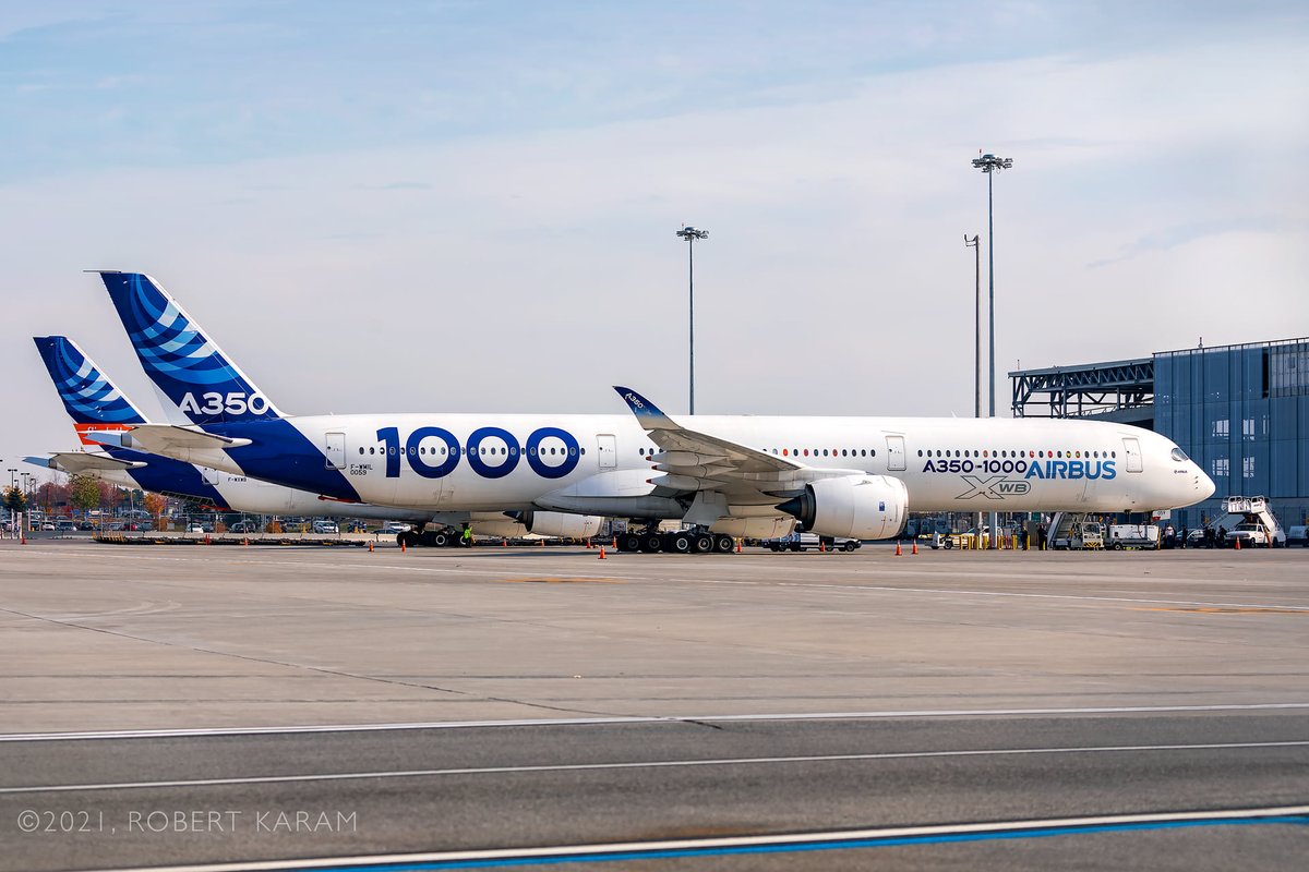 AeronewsGlobal's tweet photo. Special guests at @yulaeroport: @Airbus' A350-900 and A350-1000 test aircraft. Photos: Robert Karam. #fellofly https://t.co/cjzVaadEWD