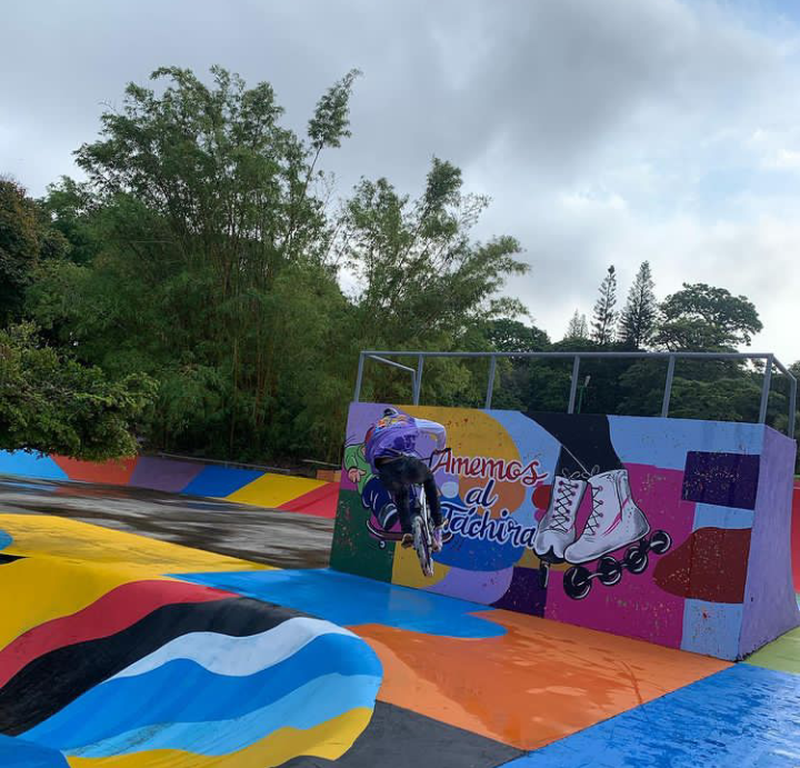 con_tiza's tweet photo. #Video 
#Acondicionado para el ejercicio físico individual o en familia. 
Nueva cara del #ParqueMetropolitano

https://t.co/dxtSV7K7x2
@FreddyBernal 
@Silfredo_SC 
@charlychaves 
@RNV_Tachira 
@avnve 
@UNoticias https://t.co/x43gyIABQF