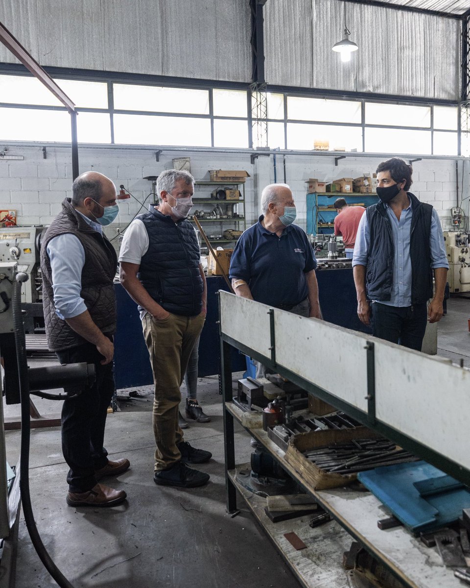 monzoemilio's tweet photo. Hoy en Chivilcoy, con @ferrojosem, visitamos la fábrica de Luciano Giacomino, que sigue apostando al país como cuando llegó de Italia a los dos años. Es con la fuerza de los que creen a pesar de las dificultades que vamos a recuperar una Argentina de oportunidades y trabajo. https://t.co/hcsqj9WCWY