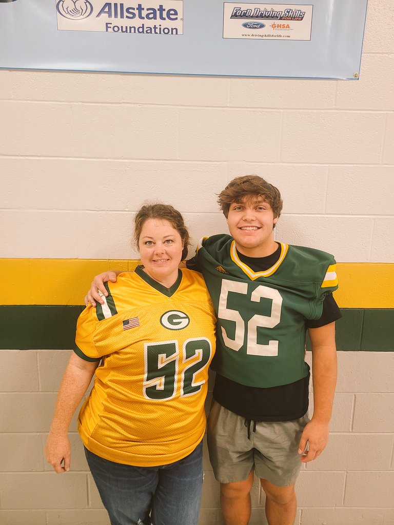 fosterk25's tweet image. I cant begin to explain what it means to be asked to wear Marshall's # for jersey day this year.  I love him like my own. His hard work in the classroom, in sports and in life period is an inspiration. So thankful for lifelong friends! #greenwavepride #newtraditions #jerseyday