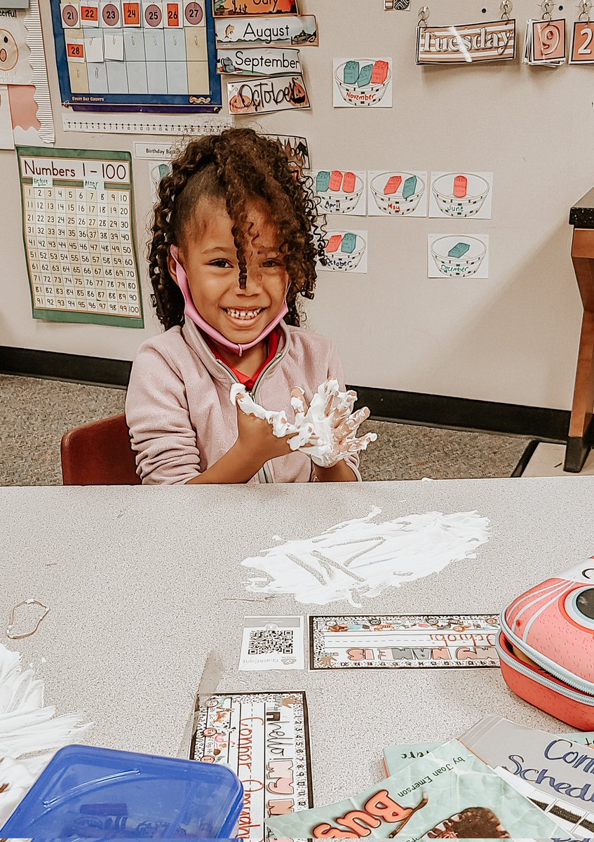 MrsBlackner's tweet photo. Learning patterns of movement using shaving cream! From those smiles we definitely enjoyed it! @HolmquistES @AliefISD @mdpenascience https://t.co/Dr6H0QNxrj