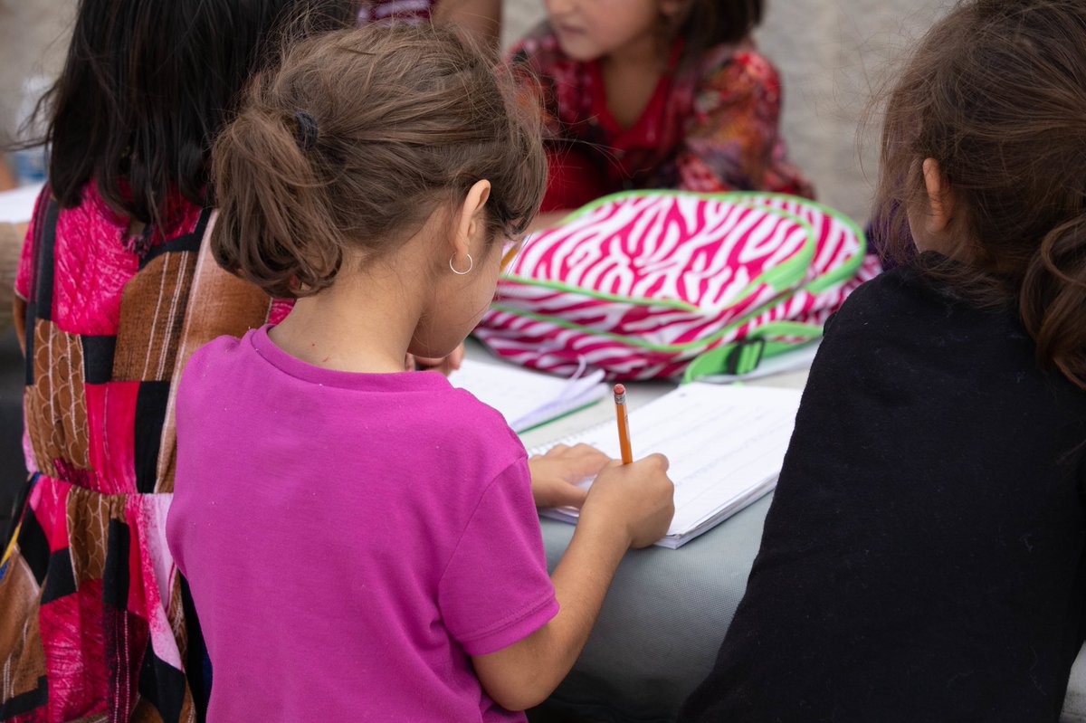 BrigAndyCox's tweet photo. @TEAMBLISS changing young lives. An Afghan child attending school @OPNALLIESWELCOME Fort Bliss’ Doña Ana Complex raises her hand.
 
@USNorthernCmd, @DHSgov, @StateDept, @forthood https://t.co/puUbP4DGsC
