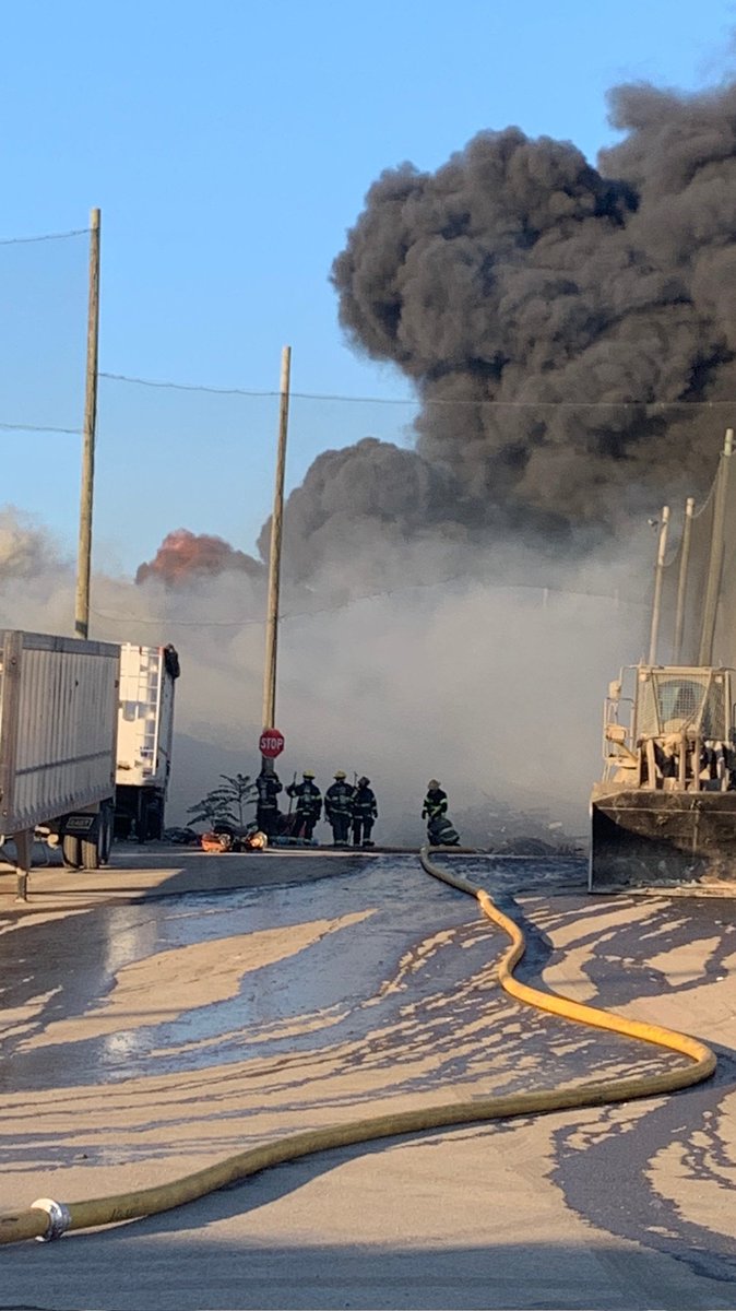 PHILASACHIEF's tweet photo. 2nd Alarm has been struck at 61st &amp; Lindbergh Blvd for a junk Yard. 2nd Alarmers Volunteers are on location. @PhillyFireDept @Philly_FA https://t.co/agEIrkFSRU