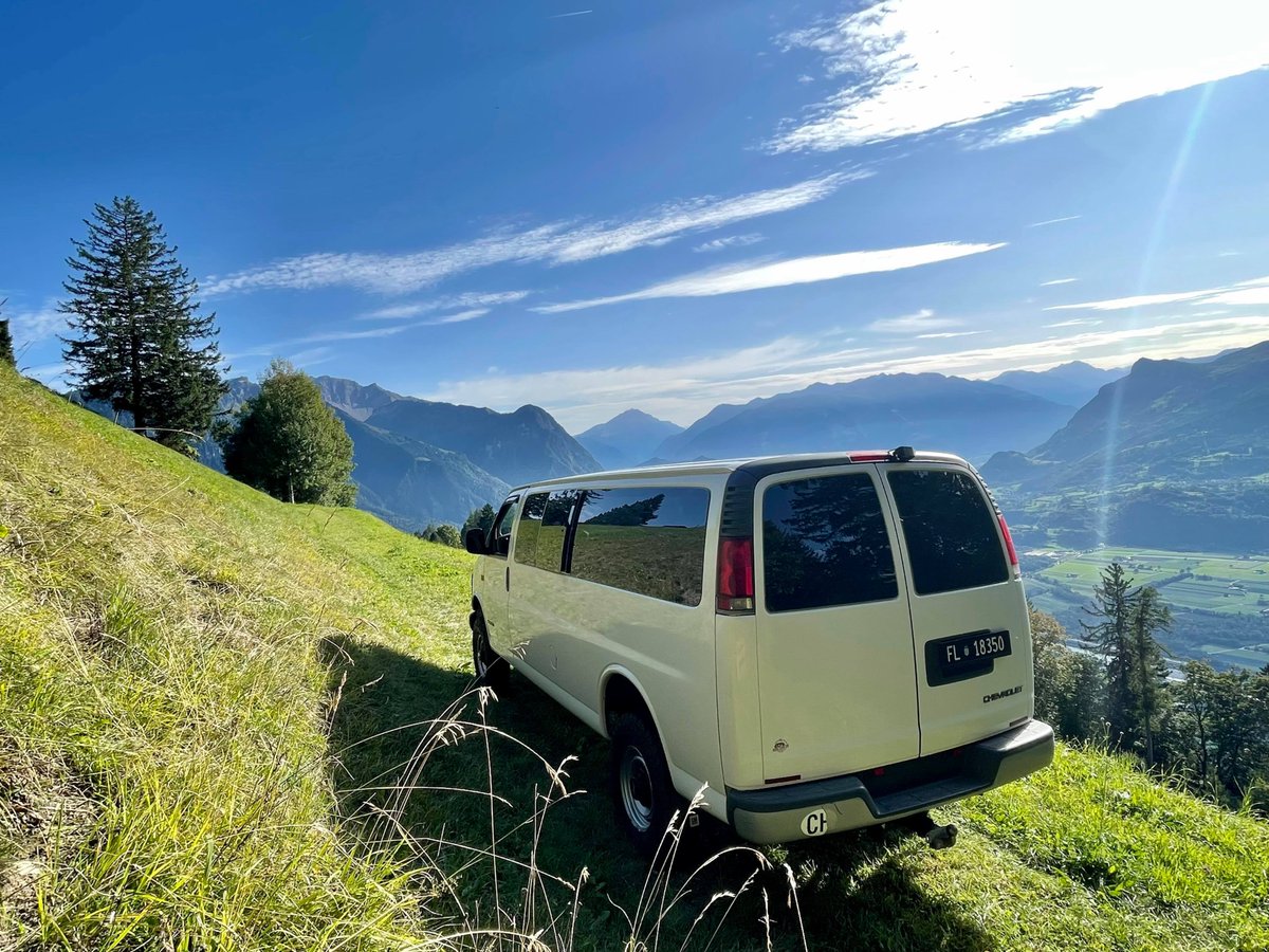 That on the edge of the world feeling. 🌎 
📷 Robert Beck 
. 
. 
#conqueryourworld #quigley4x4 #getoutside #thewildiscalling #4x4vans #theroadlesstraveled #thegreatbeyond #vanlifer