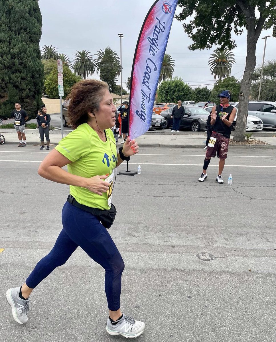 10x10gives's tweet photo. Up and Running Again helps provide a pathway to lifelong success by training #homeless individuals living in #rescue missions to complete #halfmarathons.

Show @Upandrunagain some love. Sign up for our event! Link in bio.
_
#losangeles #10x10challenge #10x10gives https://t.co/Xsb0s4XMo5