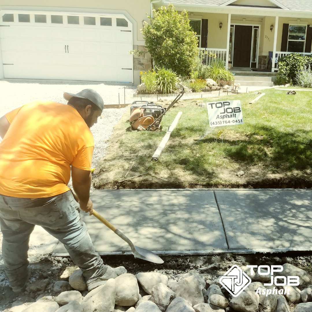 TopJobAsphalt's tweet photo. Our crew is hard at work, which of our crew has helped you at your home or business recently?
.
.
.
#homerenovations #asphaltmaintenance #asphalt #asphaltcontractor #homeimprovements #utahcontractor #construction #maintenance #hoa #logan https://t.co/IcTCUiHzbI