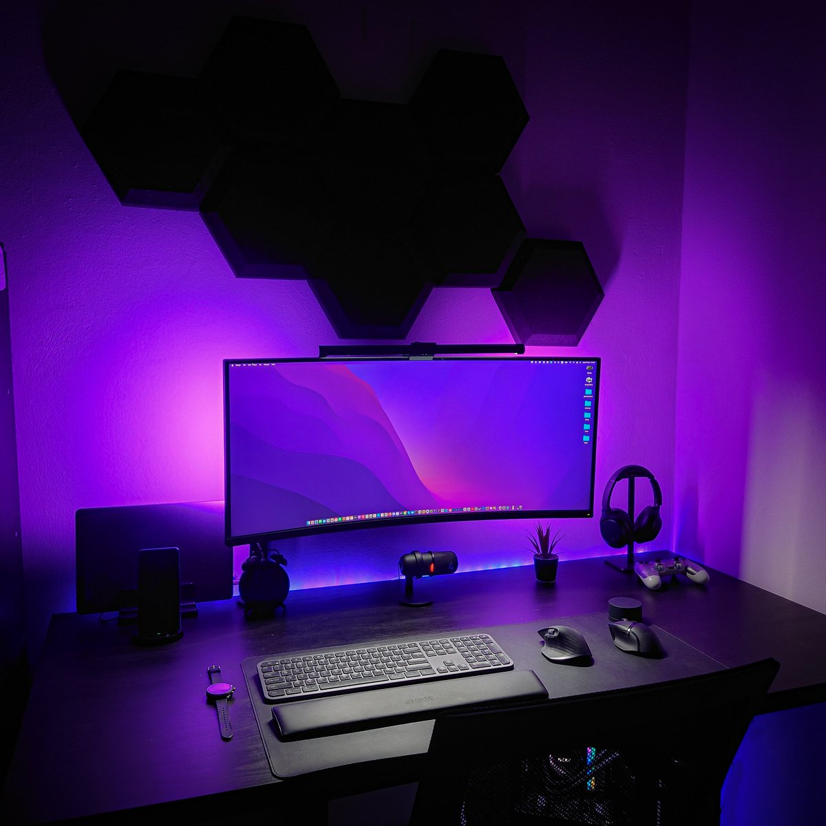 imswiftie_13's tweet photo. Super Duper Clean Edition
#WorkingDesk #DeskSetup #Clean #Minimalist https://t.co/yg7arwfElG