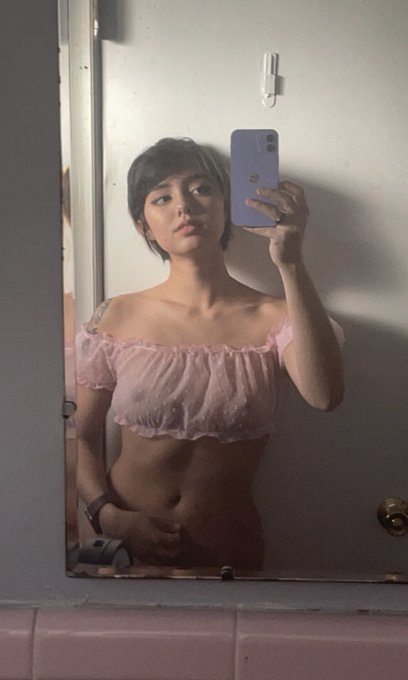 someone on my OF bought this off my wishlist and i kinda wanna wear it all the time 🥰🌸 https://t.co/