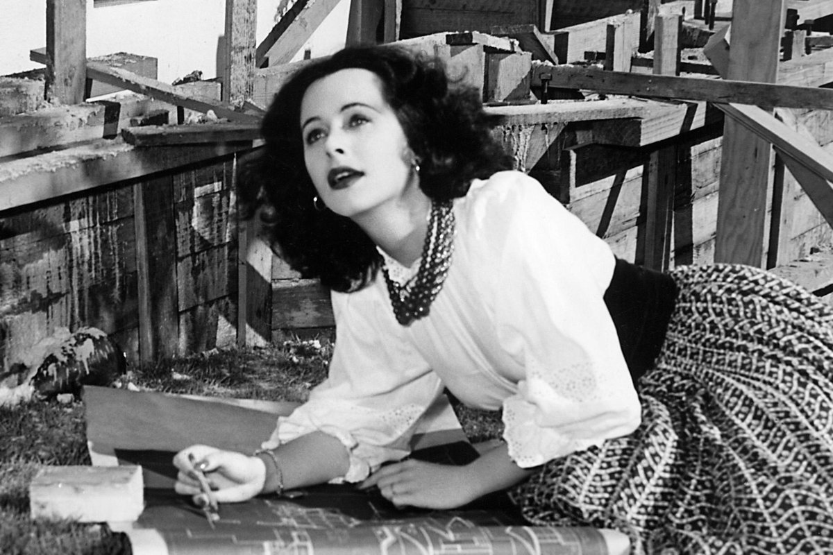 Snubs's tweet image. Happy birthday to #HedyLamarr, fellow Scorpio and one of my role models.
She is the reason we have signal hopping in radio frequencies 🙌 
You can thank her for WiFi and other communications we use to this very day!