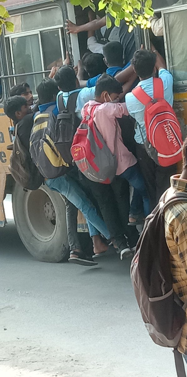 madugula_kalyan's tweet photo. To @KTRTRS sir ,am one of Engineering College stundent of route from UPPAL TO GHATKESAR, we the students facing this problem daily..due to lack of buses i.e,bus no:280,heavy crowd was gathering at bus stops..plz increase the number of buses in that route between morning 8 to 9am https://t.co/vVWPbVMHYa