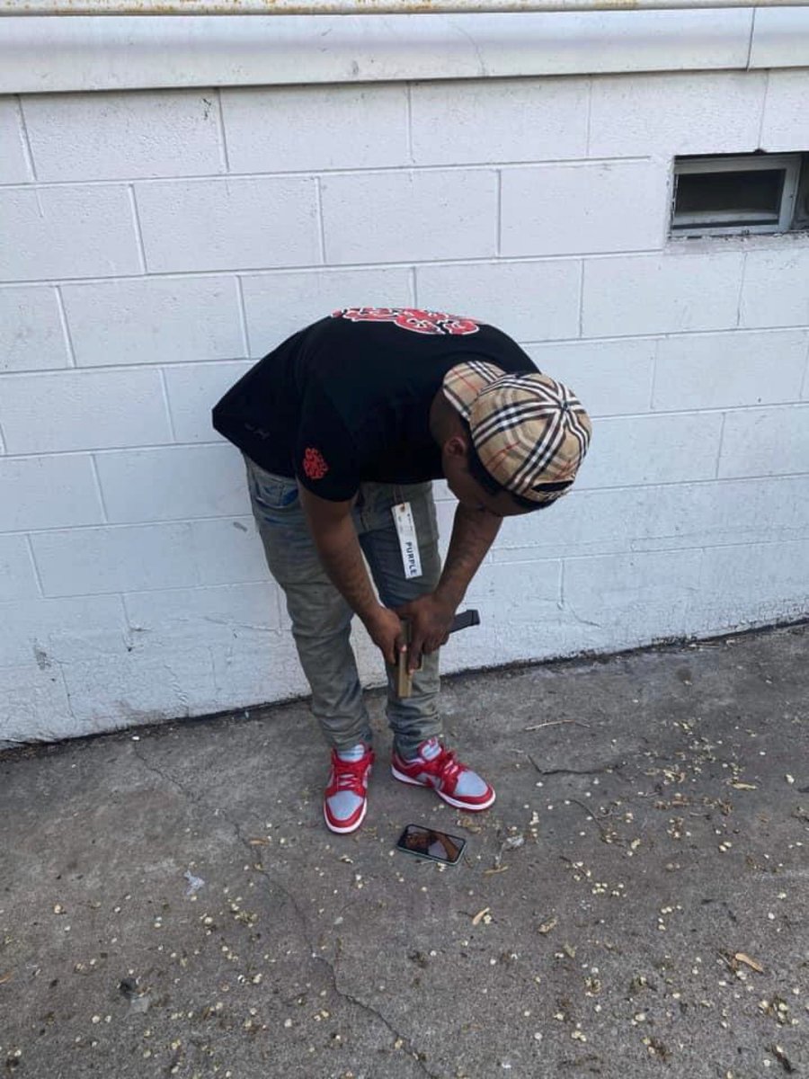 GotEm_Bo's tweet photo. Demons chasing me 😈 Gotta turn Demon 👿 #LLDDM https://t.co/FW94fipkAZ