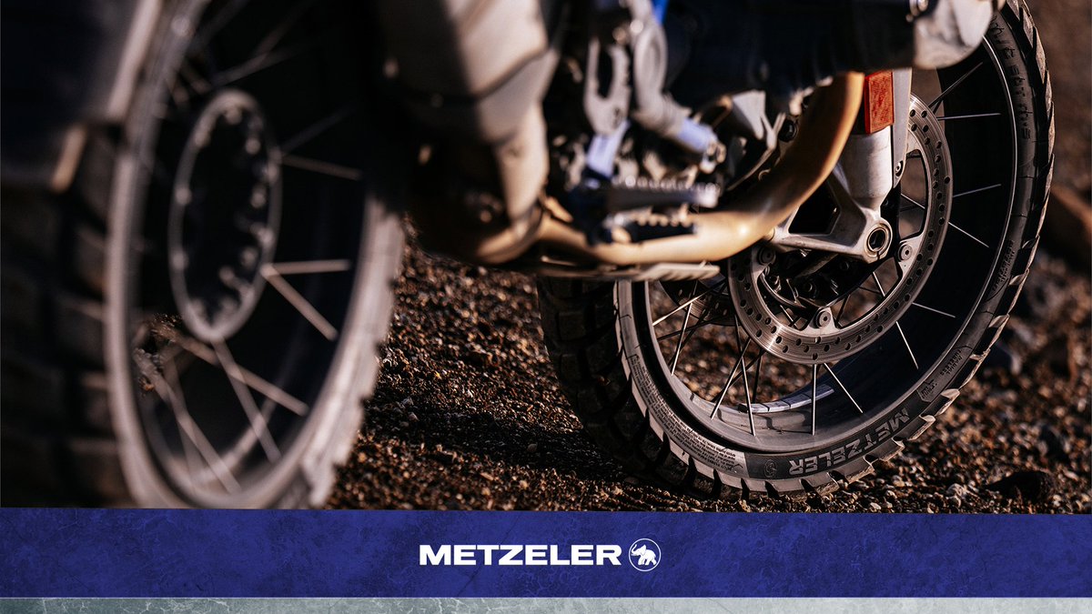 Crossing Icelandic peaks and volcanic terrain makes for a story worth telling ✍.. Luckily KAROO™ 3 has you covered for any off-road adventure 💪. #Metzeler #MetzelerMoto #Karoo3