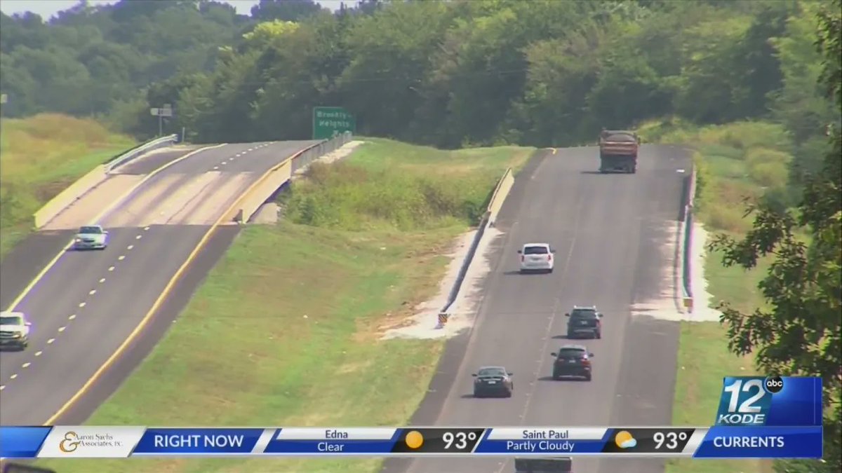 TranstecGroup's tweet photo. Most drivers are used to seeing concrete or asphalt under their tires – but a Missouri project could add in recyclables like plastic bottles or old tires.

https://t.co/oCTz5wnEAW https://t.co/PVGDP9fFmc