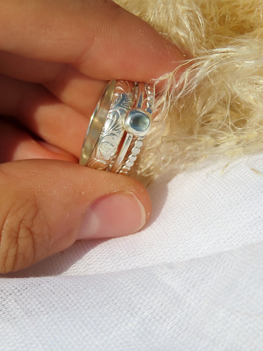 💙 or 💚 ? 
Beautiful stacker ring set to gift yourself or someone special this Christmas 🎅🏼 
Few left in stock ☺️