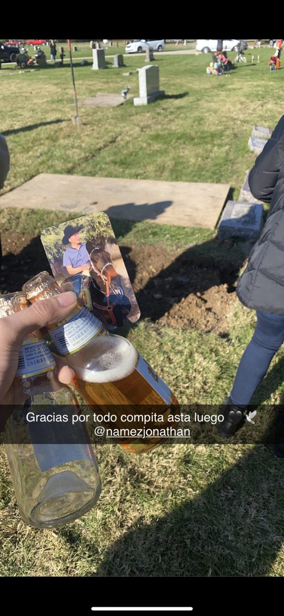 Ivanmtz_45's tweet image. Never in my life did I expect I would lose a close friend at such a young age. @NamezJonathan thank you for all the great memories brother, you’re truly missed and you’ll forever be in our thoughts and prayers. Watch over us and keep us goin. We’ll see you on the side #LLJC 🖤🕊