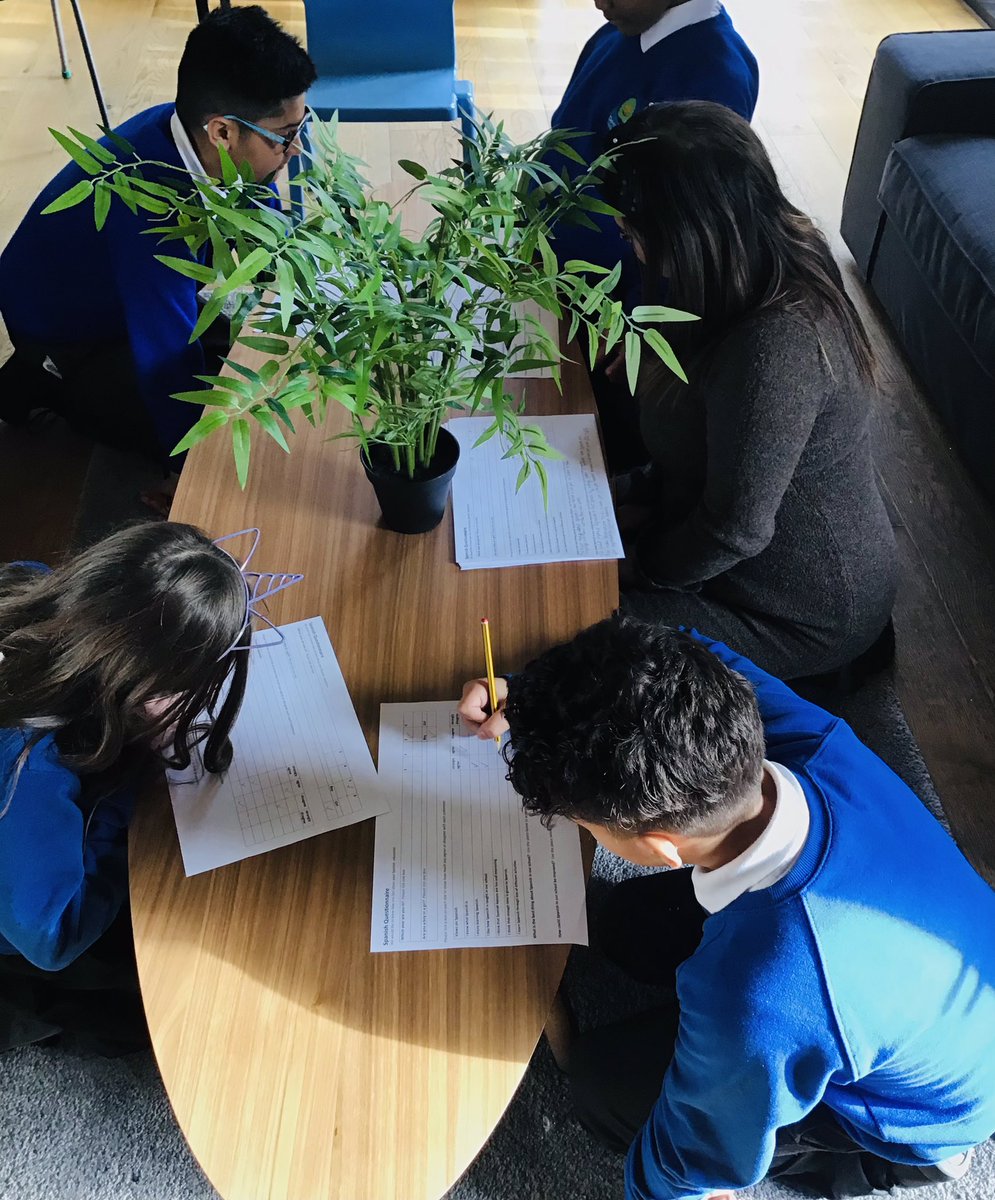 Pupils busy giving #pupilvoice to <a href="/MissMole5/">Miss.Mole</a> on learning Spanish! 
#subjectleadership #curriculummatters 
<a href="/VicAcademies/">Victoria Academies Trust</a> <a href="/LisaWorgan/">Lisa Worgan</a>