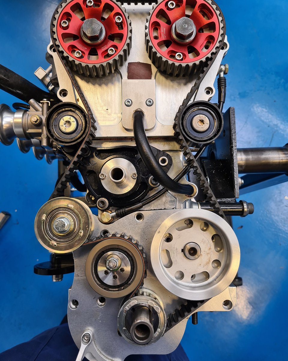 AandMEDM's tweet photo. A+5 #engineblock - new belt and pulley arrangement ready for some high RPM testing.
#kentautodevelopments #Aseries #MiniRacers #Mini16v #precisionengineering #enginebuild #raceengine #gbmfg #UKmfg https://t.co/AOSsNwLFJj