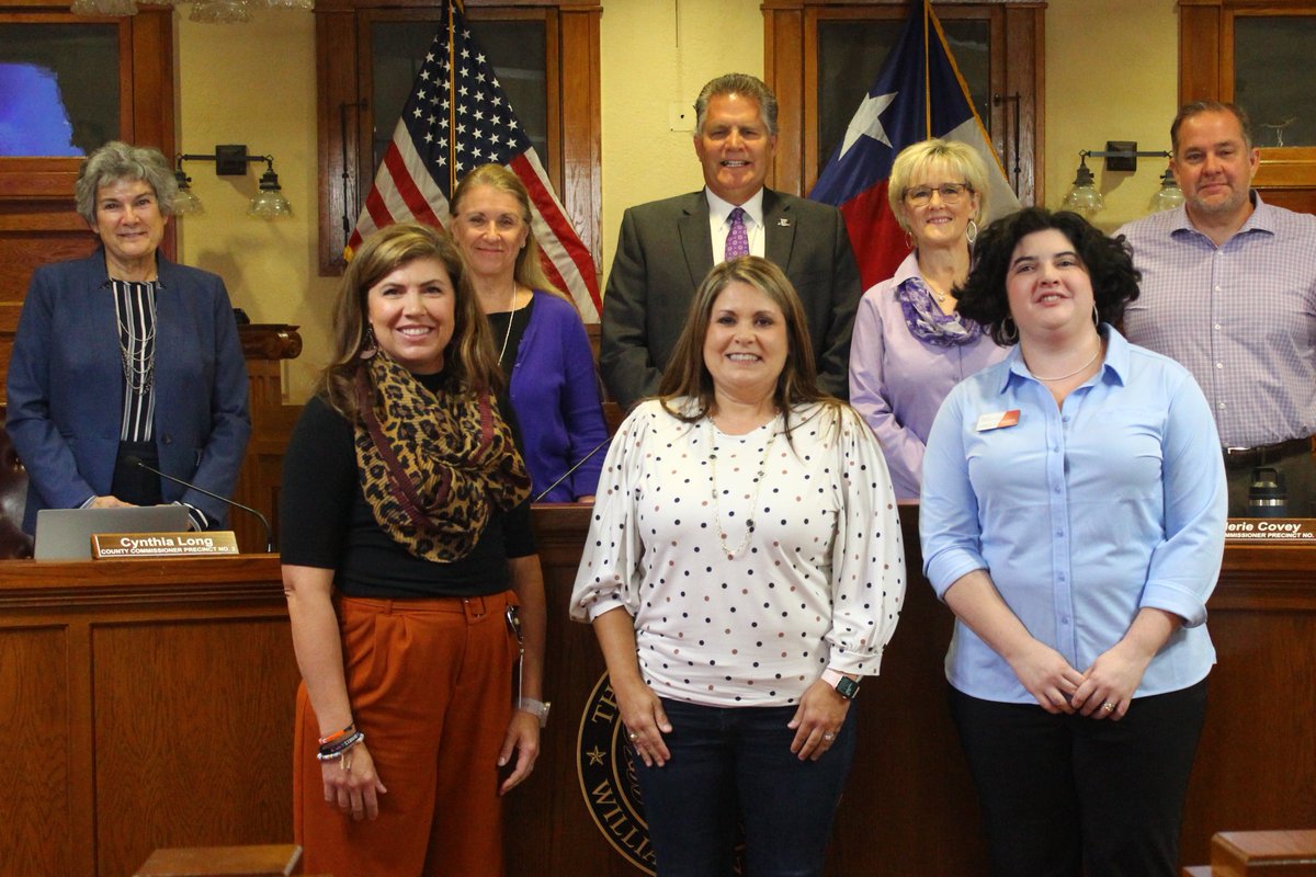 wilcotxgov's tweet photo. The Commissioners Court approved allocating $200,000 to the Hutto Education Foundation for grants and scholarships in Hutto ISD from special fund fees collected from the Williamson County landfill’s Solid Waste Fees. https://t.co/HCIL38TyLE