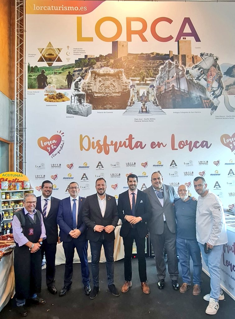 morales_fmg's tweet photo. ✅ En el stand de #Lorca en @murgastronomica nos han visitado los representantes de @CECLOR_ @camaracomlorca @Hostelor y #artelor 👏🏼 ¡Gran equipo! 🔝 https://t.co/J2MlOJXSEr