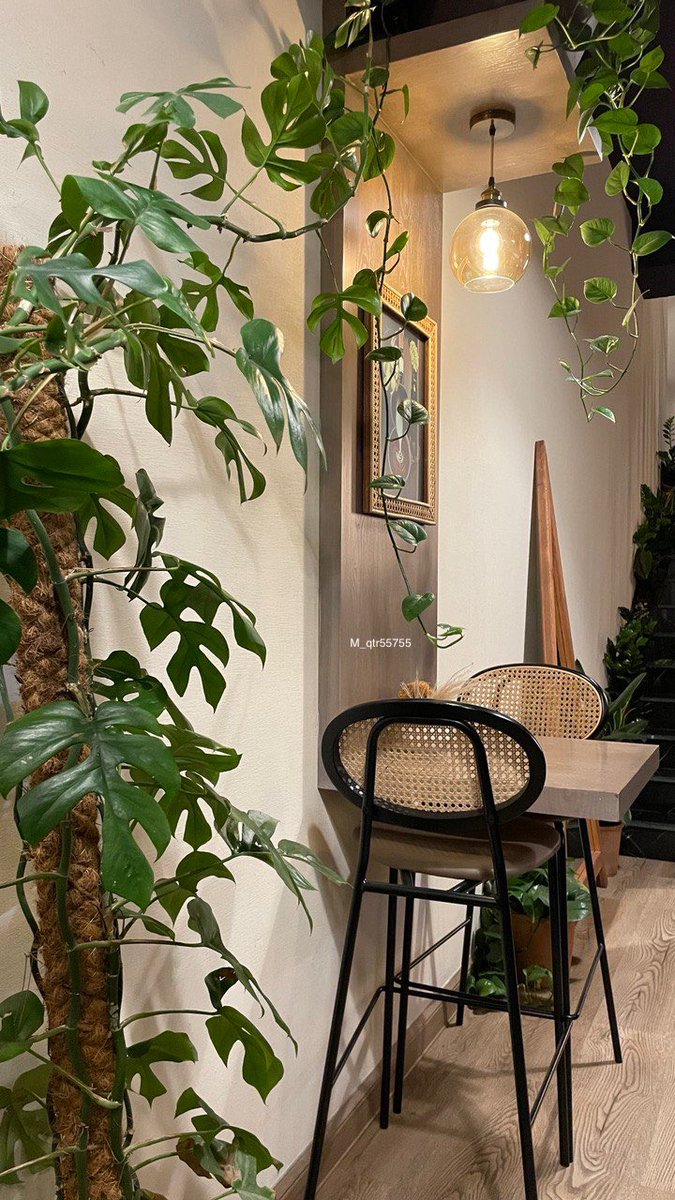 ✍️
.. 
زوايا القلب..
زوايا الروح..
زوايا النفس..
زوايا الذاكرة..
ترى الأشياء من زاوية أُخرى..
ذكريات قريبة منك..
تصل لأعمق زاوية..
تجول في داخلك..
تصاحبها كلمات مختبئة..
يصعب توصيفها وحكايتها..
هدوء كالعادة..!
وصمت شاهد على موقعه..
#هـمسآت_نآبَضهـ ❤️