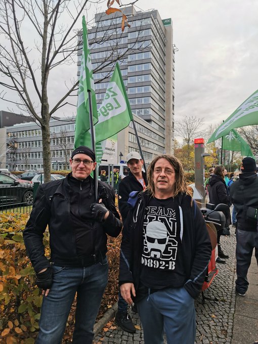 💯 #zeitfuerlegalisierung #cannabis #gerechtigkeitjetzt @hanfverband @MAStrackZi https://t.co/FuBlfVs<a href="/tag/zeitfuerlegalisierung"class="tags">#zeitfuerlegalisierung</a><a href="/tag/cannabis"class="tags">#cannabis</a><a href="/tag/gerechtigkeitjetzt"class="tags">#gerechtigkeitjetzt</a>